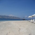 Blick auf einen der traumhaften Strände der Gili Islands